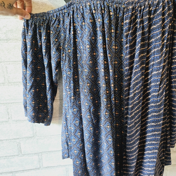 Anthro. Deletta Cold Shoulder Blouse - Picture 3 of 9